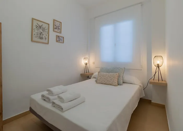 Julio Romero - Nuevo Y Centrico Apartamento *